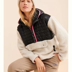 NWOT VICI Dee Elly Women’s Multicolored Sherpa Mix Hooded Half Zip Jacket, S/M